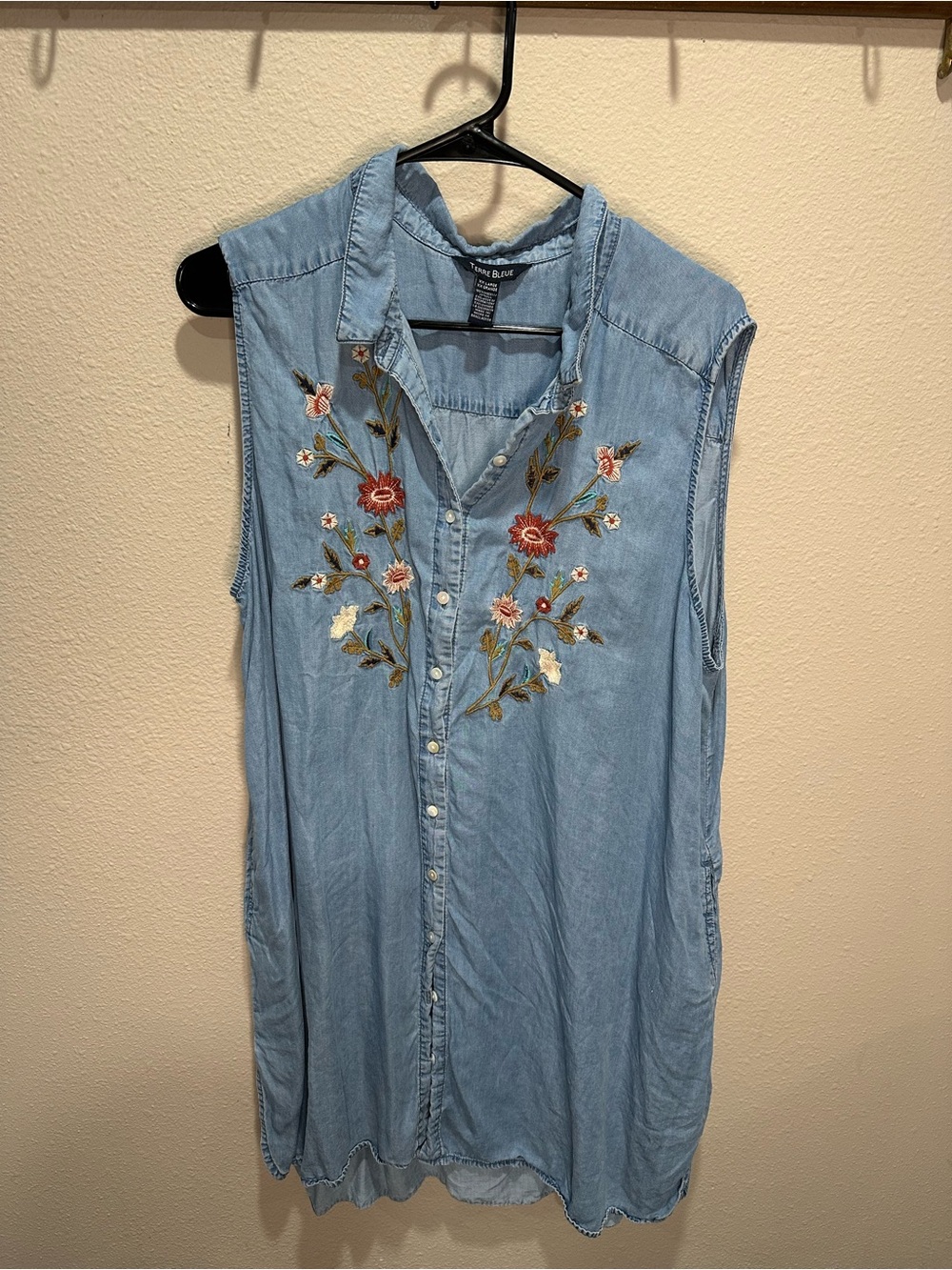 Vintage Light Blue Sleeveless Denim Tunic with Floral Embroidery